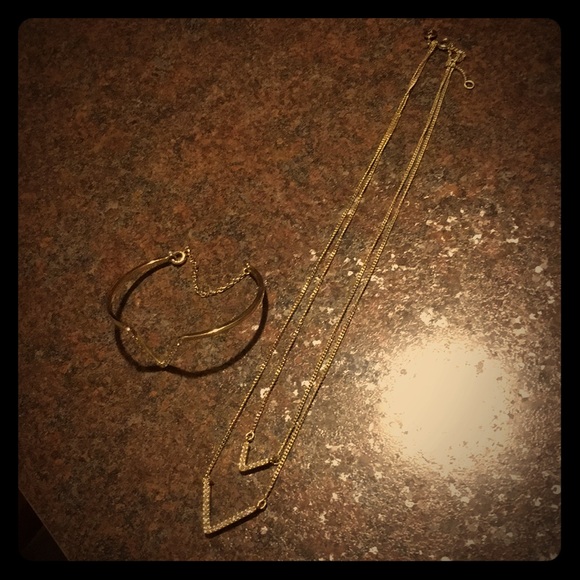 Gold v sparkle necklace and bracelet - Picture 1 of 1